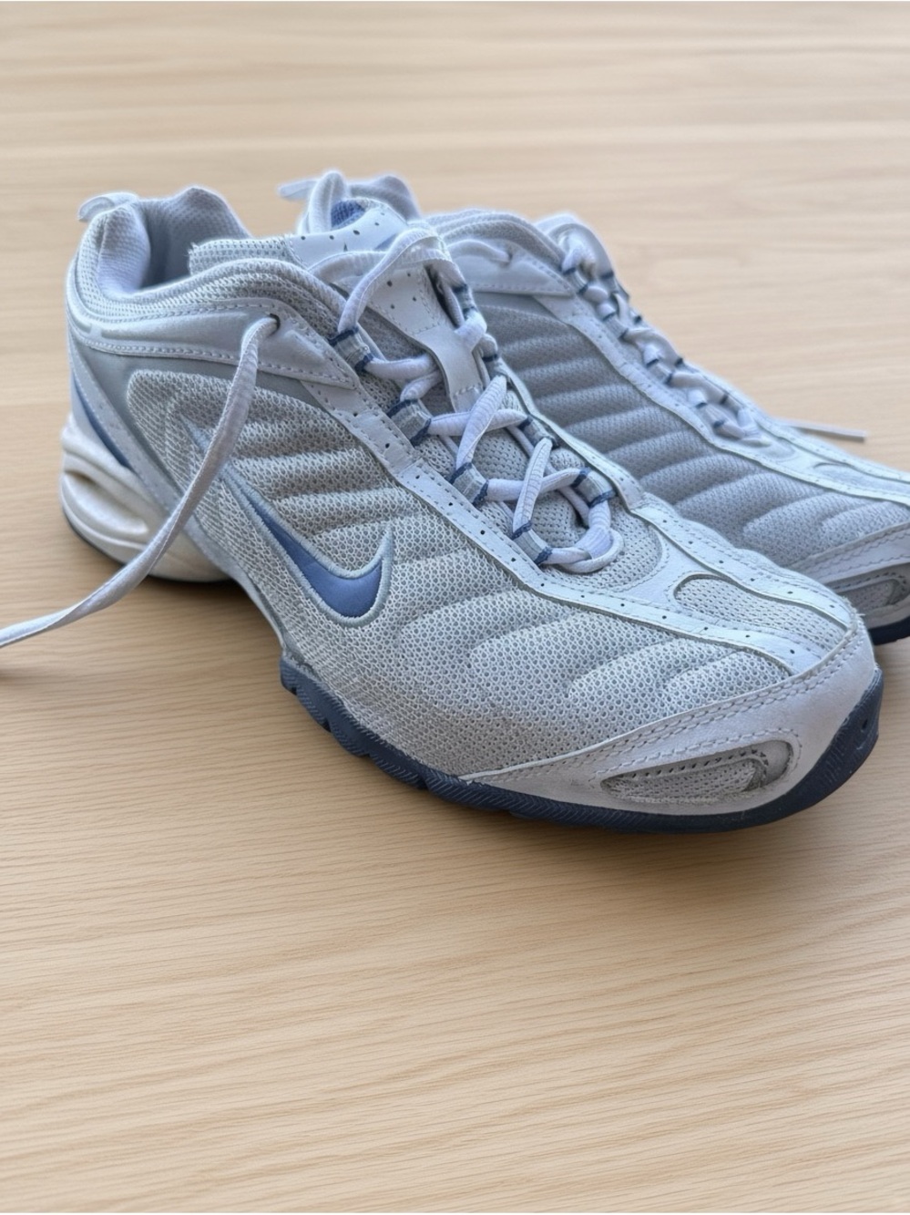 Nike Air Max Torch 4 Women’s Running Shoes White Blue Size 9